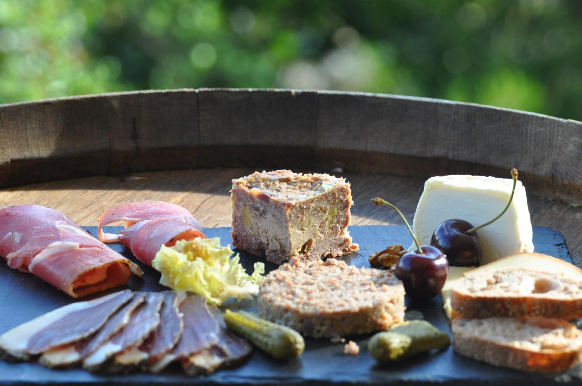 Bed and Breakfast Le Lion D'Or en PERIGORD Mauzac-et-Grand-Castang Exterior foto